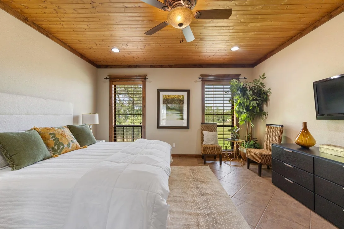 Photo of 544 River View DR