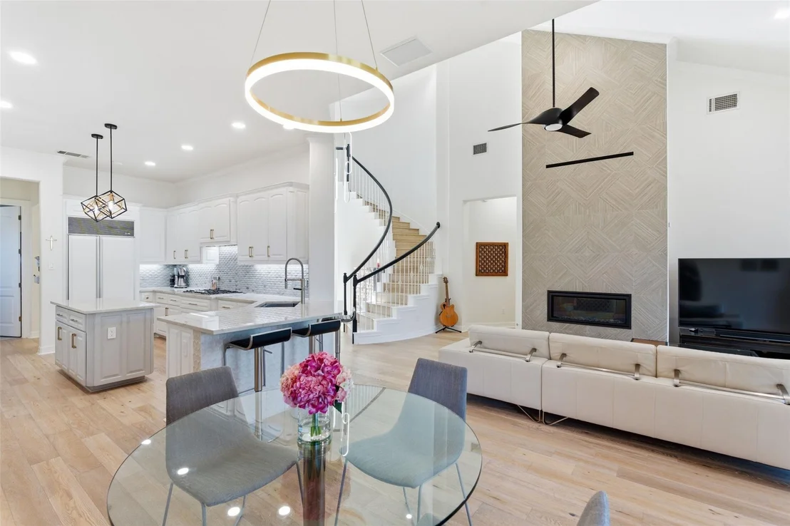 Photo of 3979 River Place BLVD