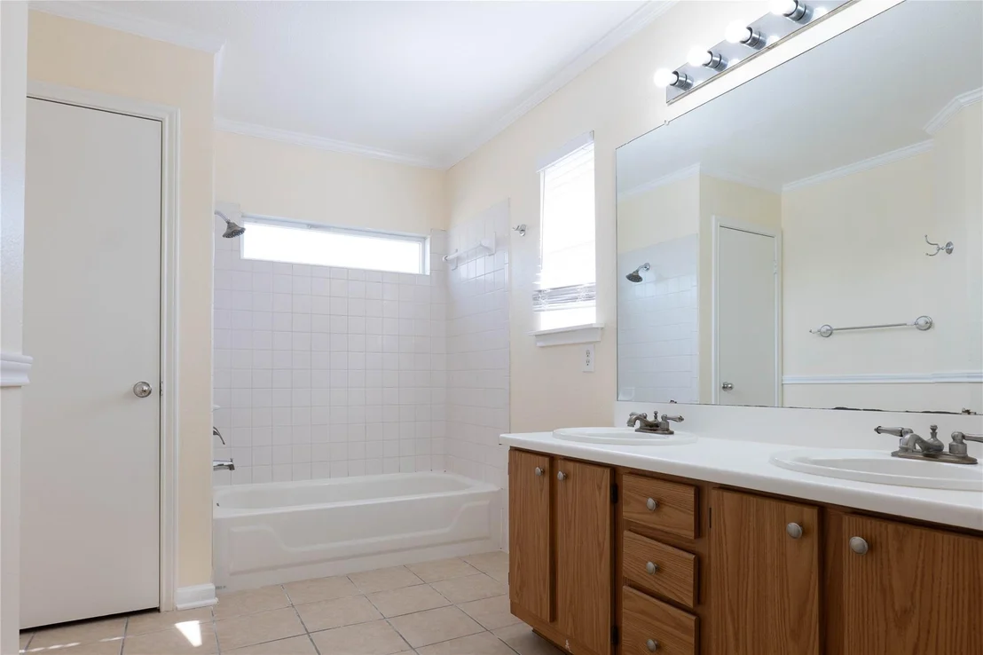 Photo of 1705 Sylvia LN