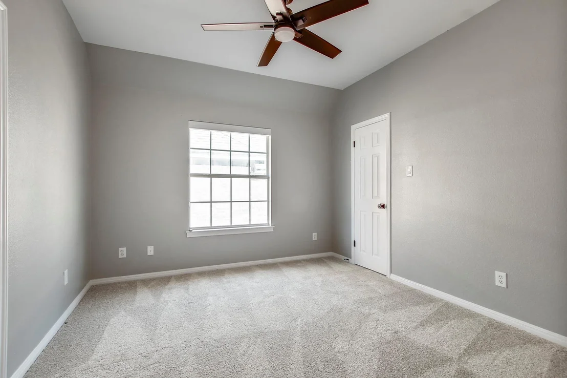Photo of 15215 Thatcher DR