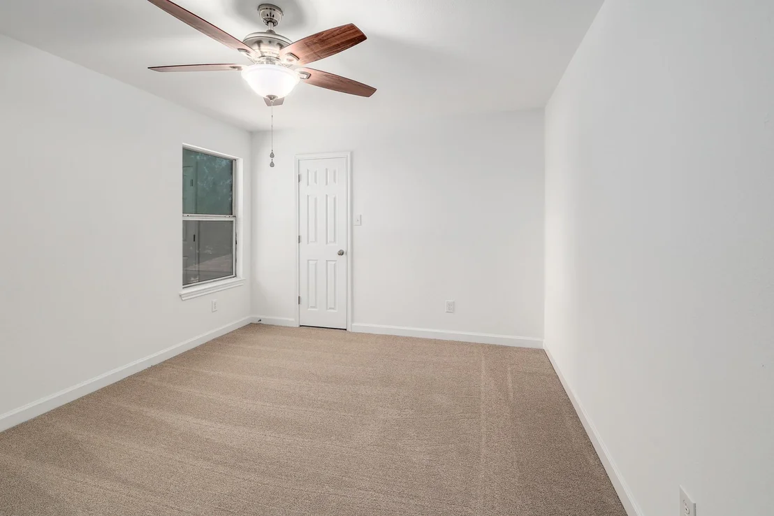 Photo of 709 LOS ROBLES RD