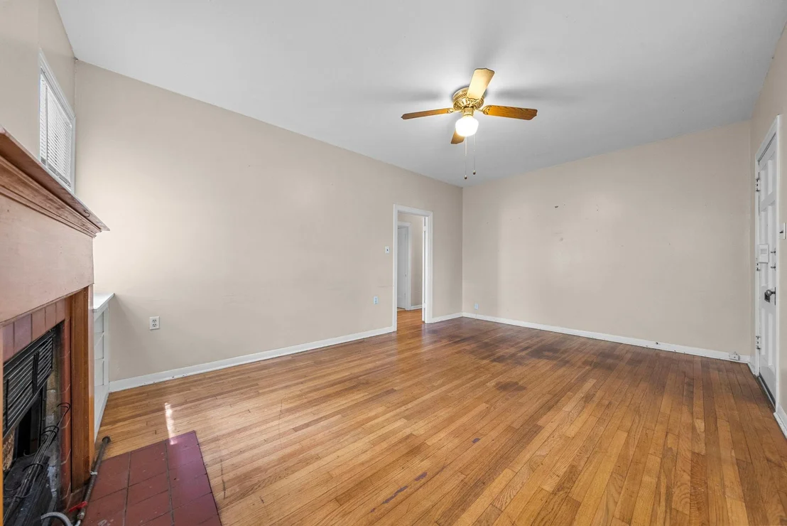 Photo of 3108 Robinson Ave
