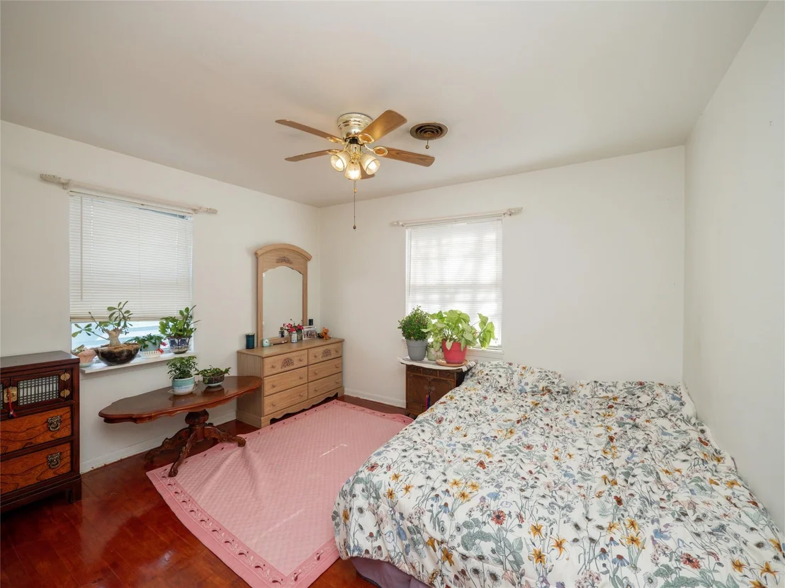 Photo of 1409 Zephyr RD