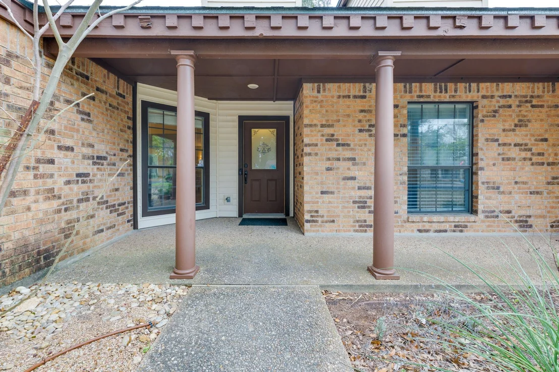 Photo of 2403 Braemar CV