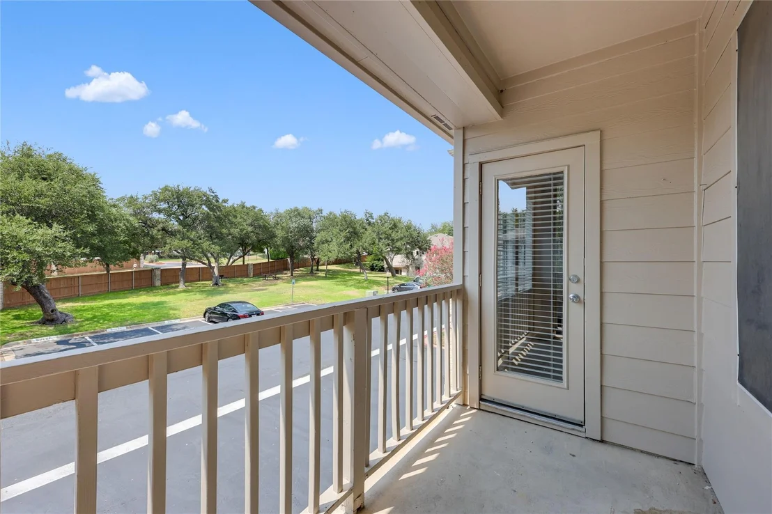Photo of Unit 105 at 7501 Shadowridge Run