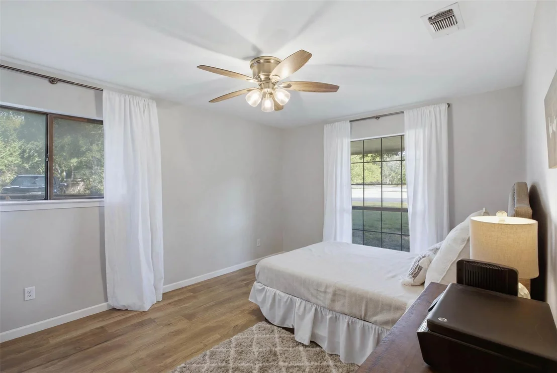 Photo of 4102 Sequoia TRL W