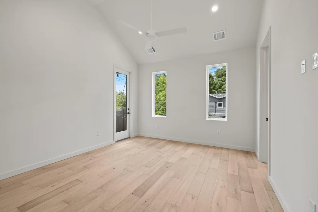 Photo of Unit 2 at 309 Franklin BLVD