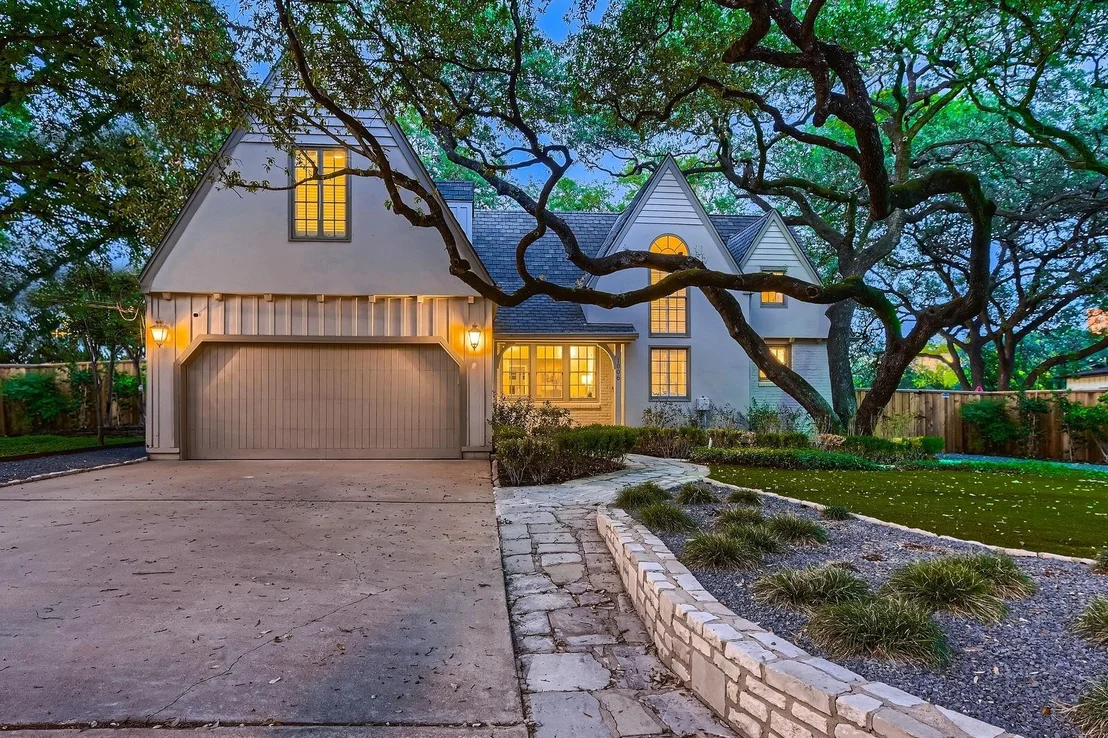 Photo of 1006 Gaston Ave