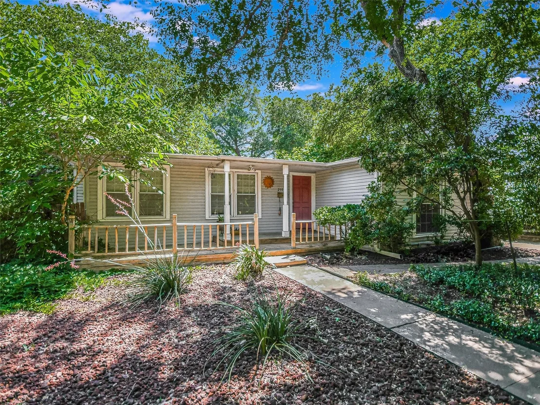 Photo of 2103 Tower DR