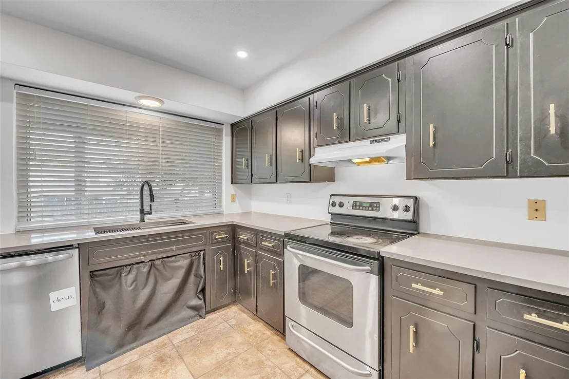Photo of 613 Manning DR