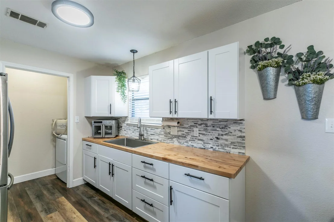 Photo of 1104 Renee SPUR