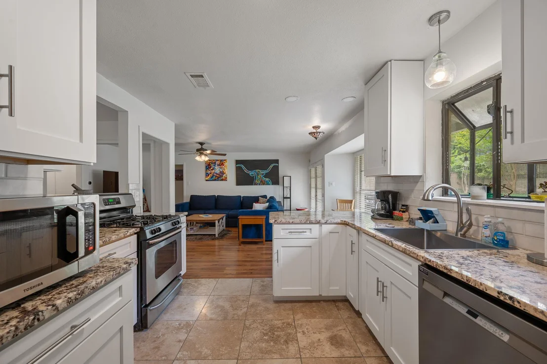 Photo of 1913 Edgeware DR