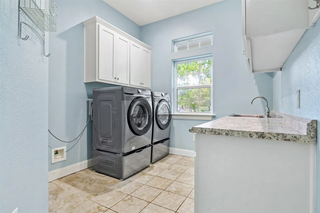 Photo of 275 Woodruff RD