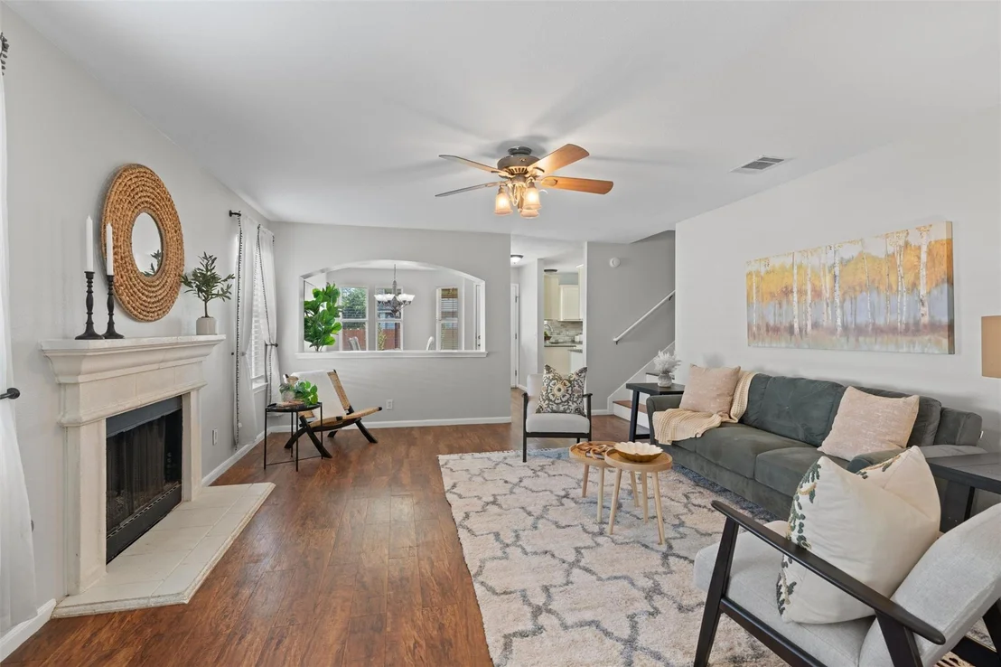 Photo of 120 Meadowside DR