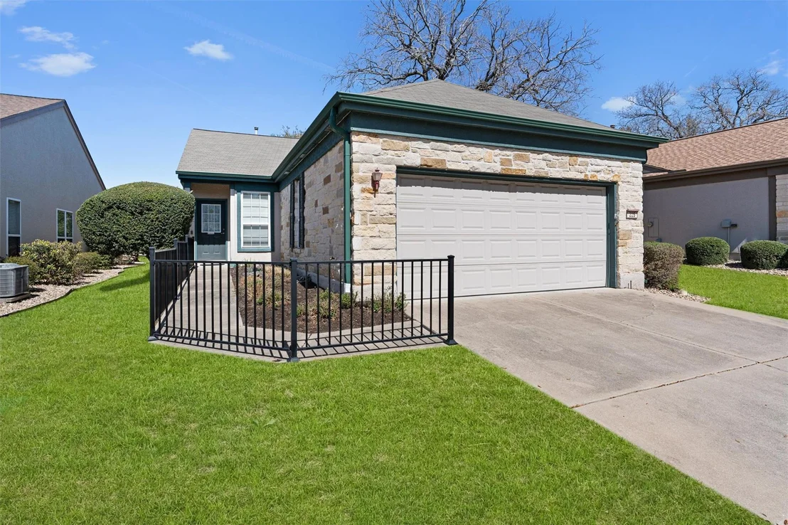 Photo of 225 Winter DR