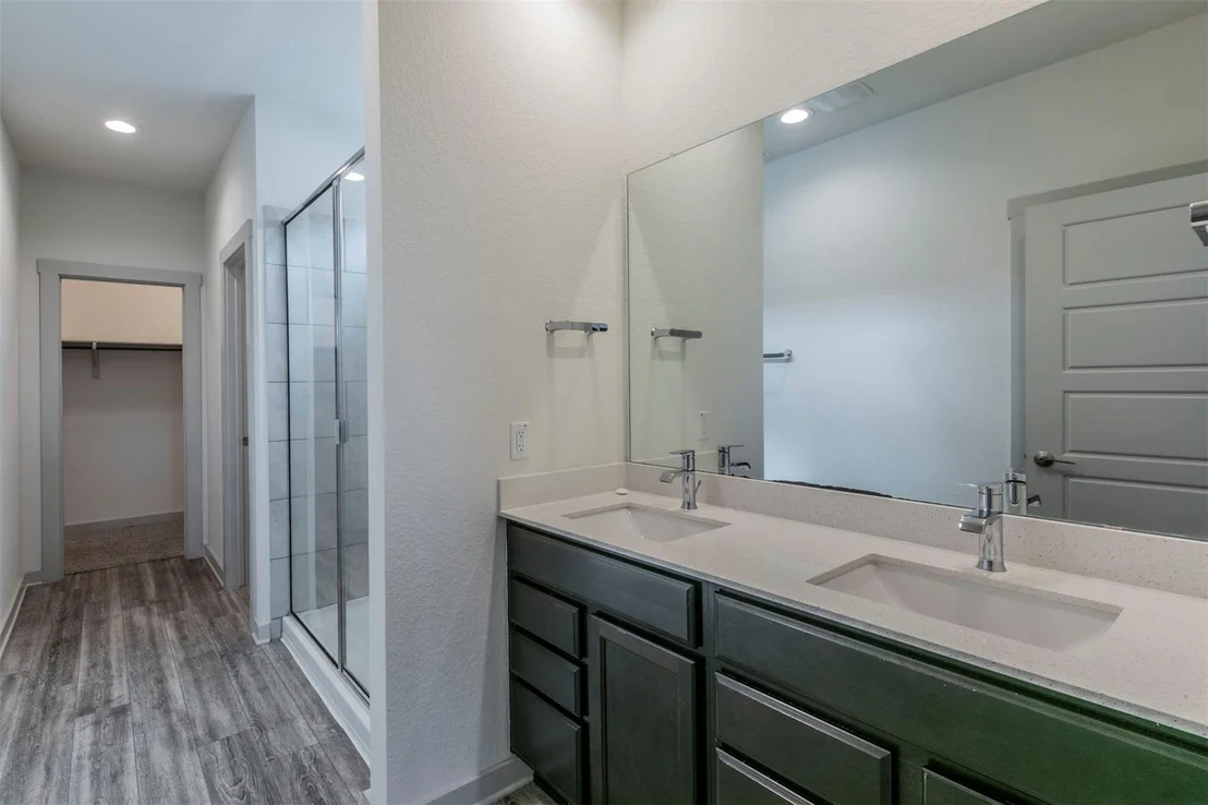 Photo of 121 Parryi CV
