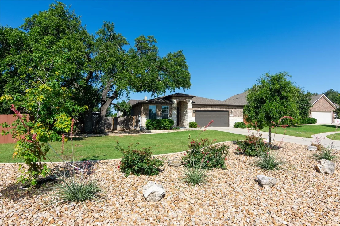 Photo of 121 Split Oak DR