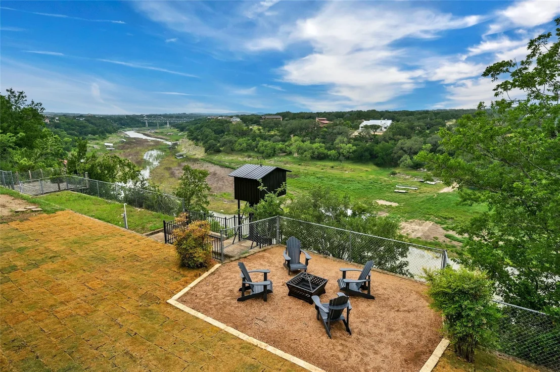 Photo of 2512 S Pace Bend