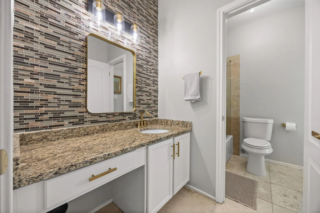 Photo of 8610 Axis DR