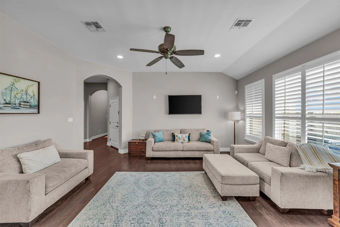 Photo of 201 Wind Stone E