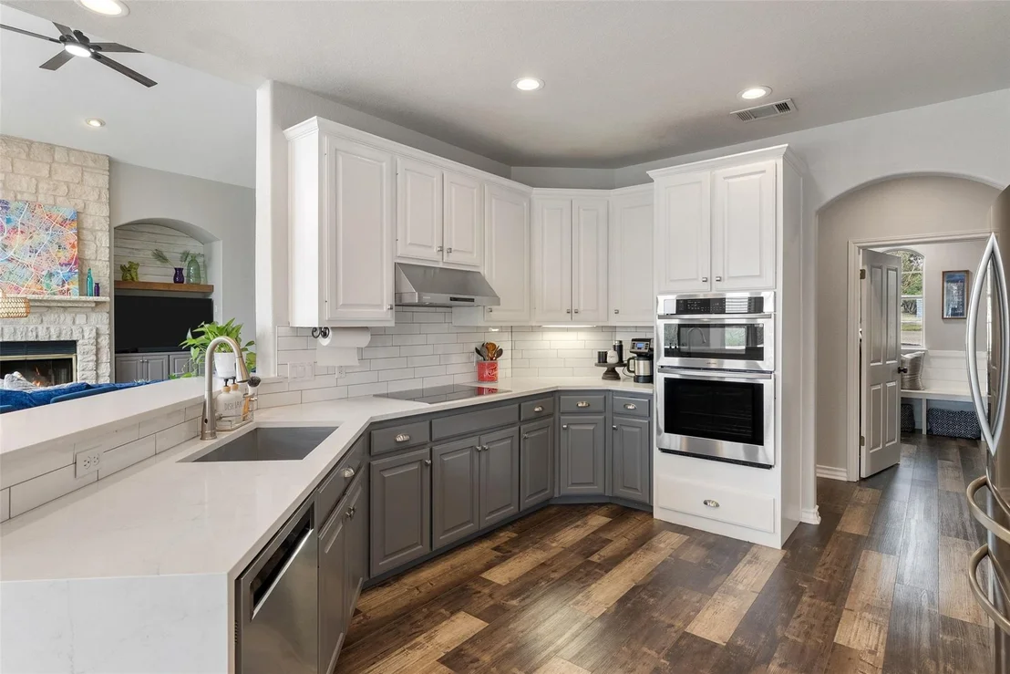 Photo of 320 Heritage DR