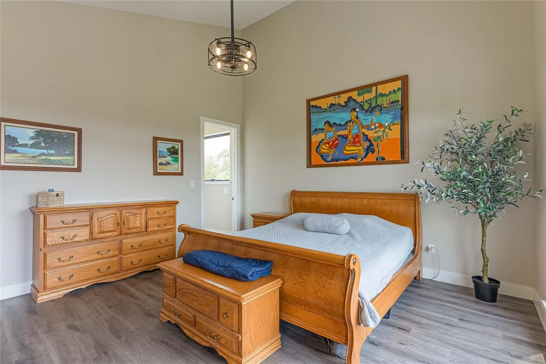 Photo of 23633 Lakeside DR
