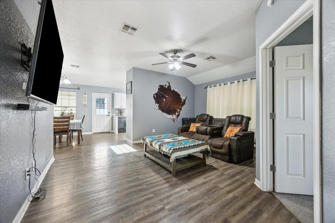Photo of 1220 Redstone DR