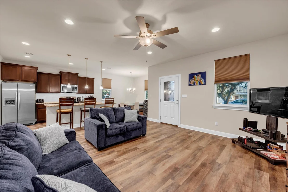 Photo of 904 Central BLVD