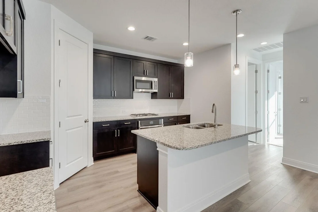 Photo of 424 Burlington DR