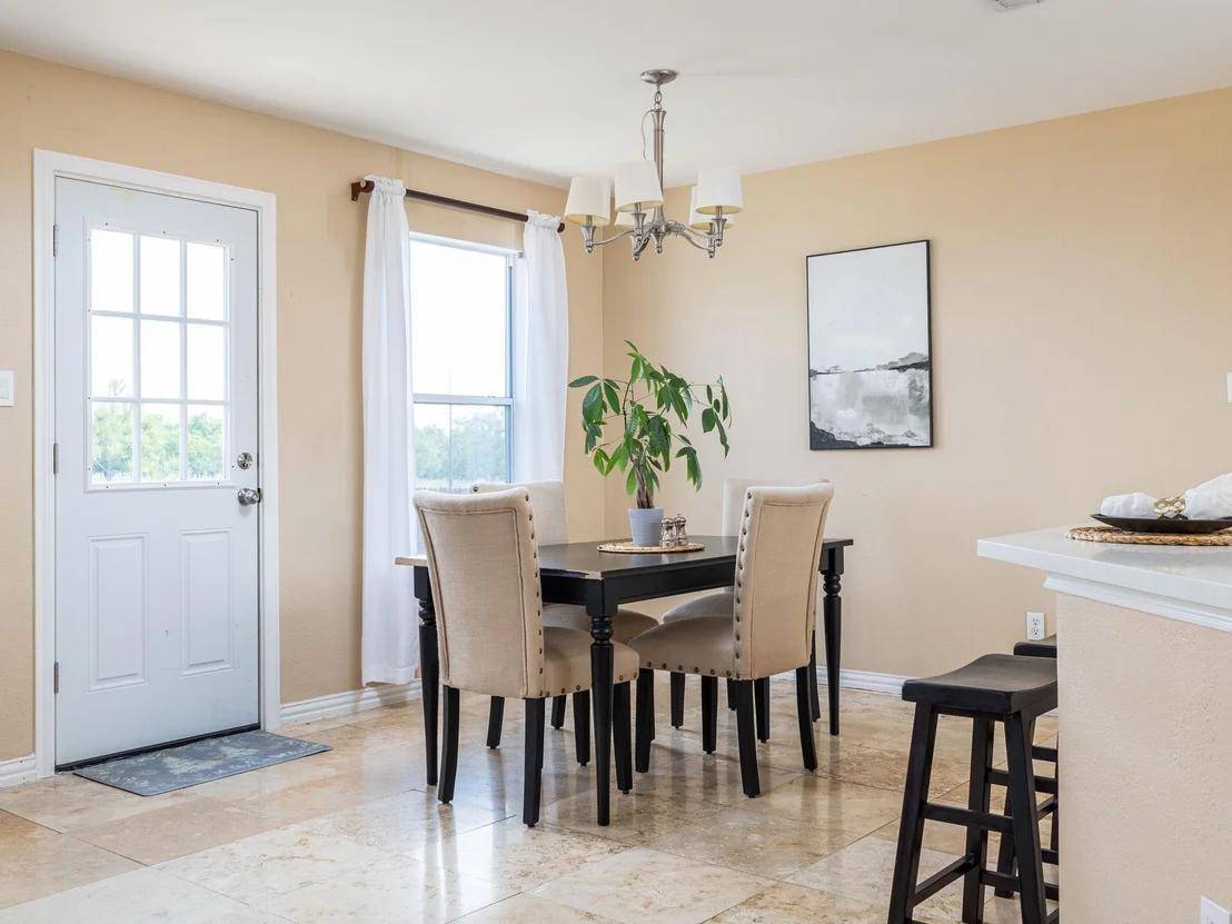Photo of 235 Herrera TRL