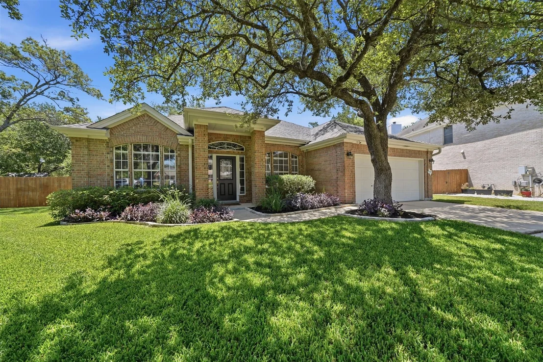 Photo of 1700 Clay LN