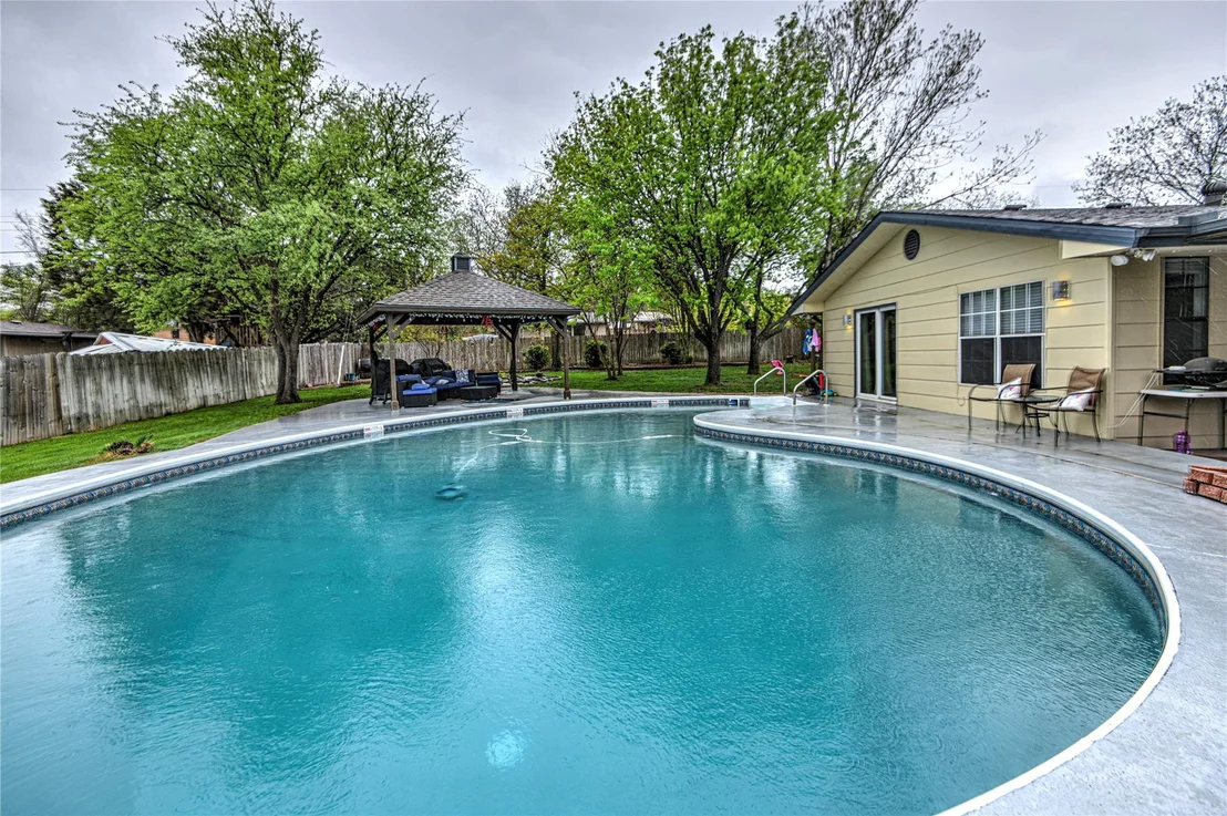 Photo of 731 Verna Lee BLVD