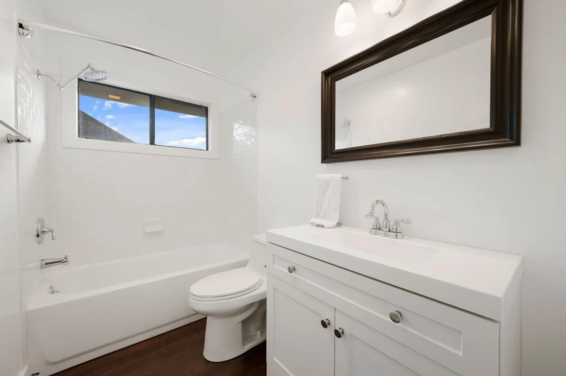 Photo of 1608 White Oak LOOP