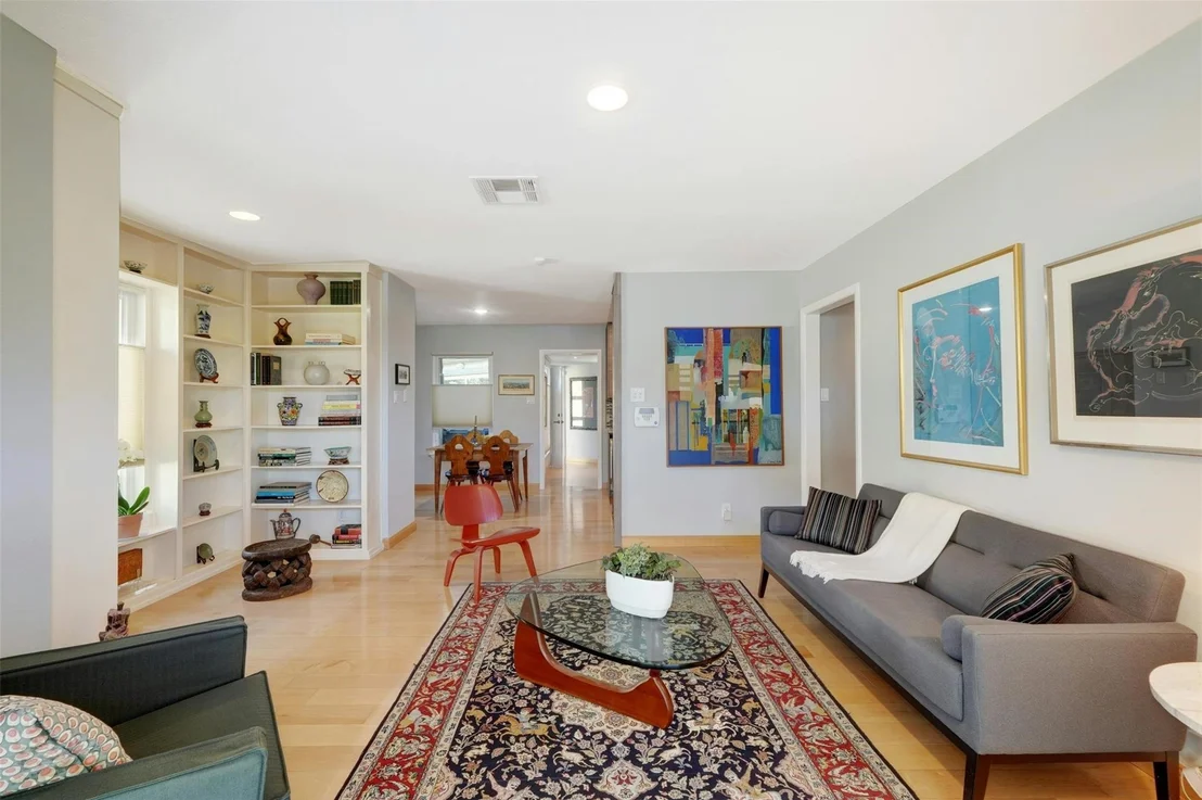 Photo of 1302 Berkshire DR