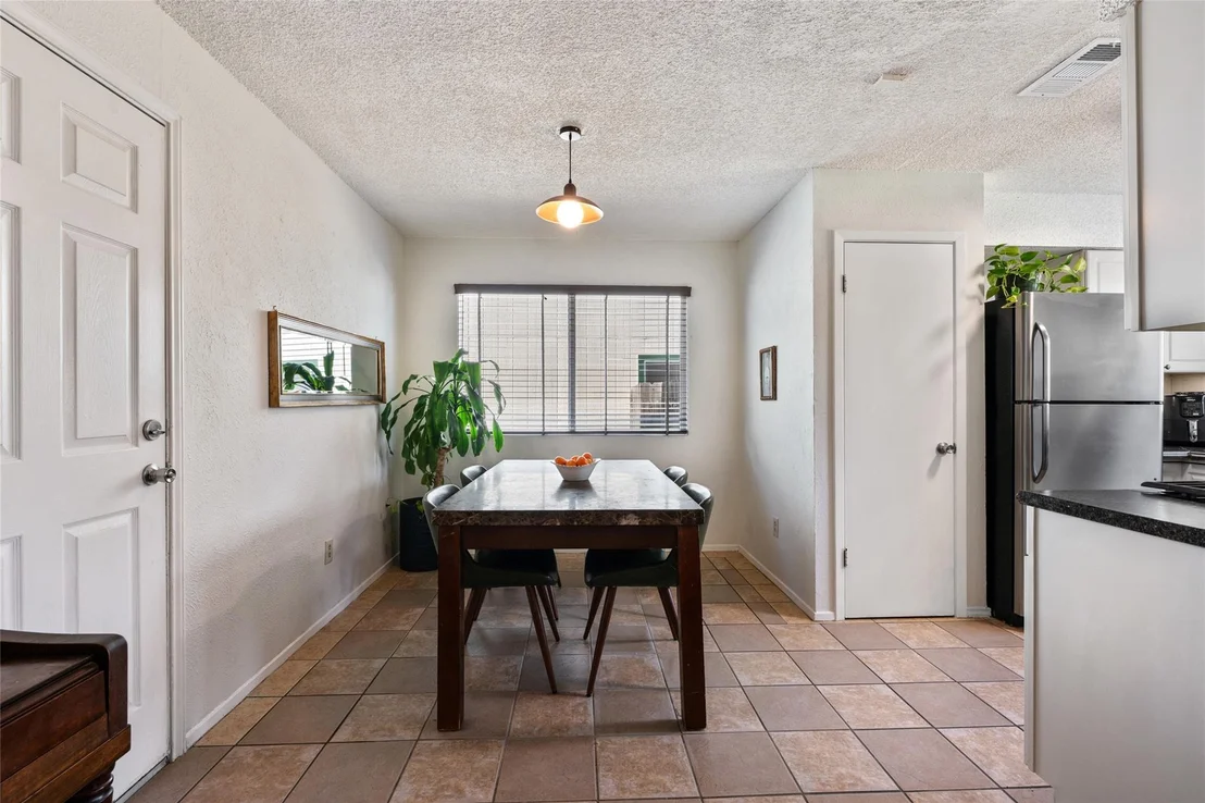Photo of 5100 Lambs LN