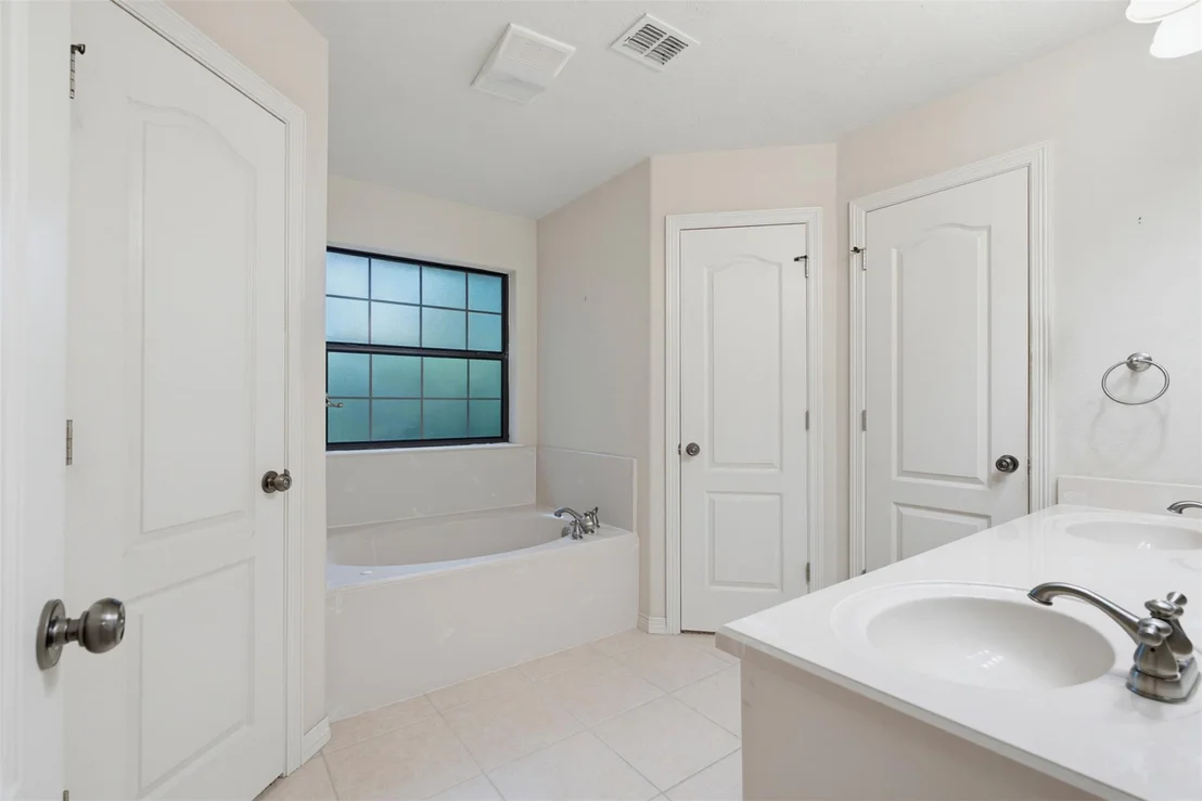 Photo of 702 Woodson DR