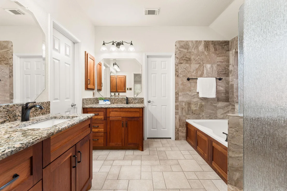 Photo of 10808 Redmond RD