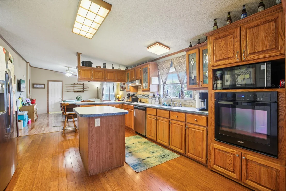 Photo of 372 Hofferek RD