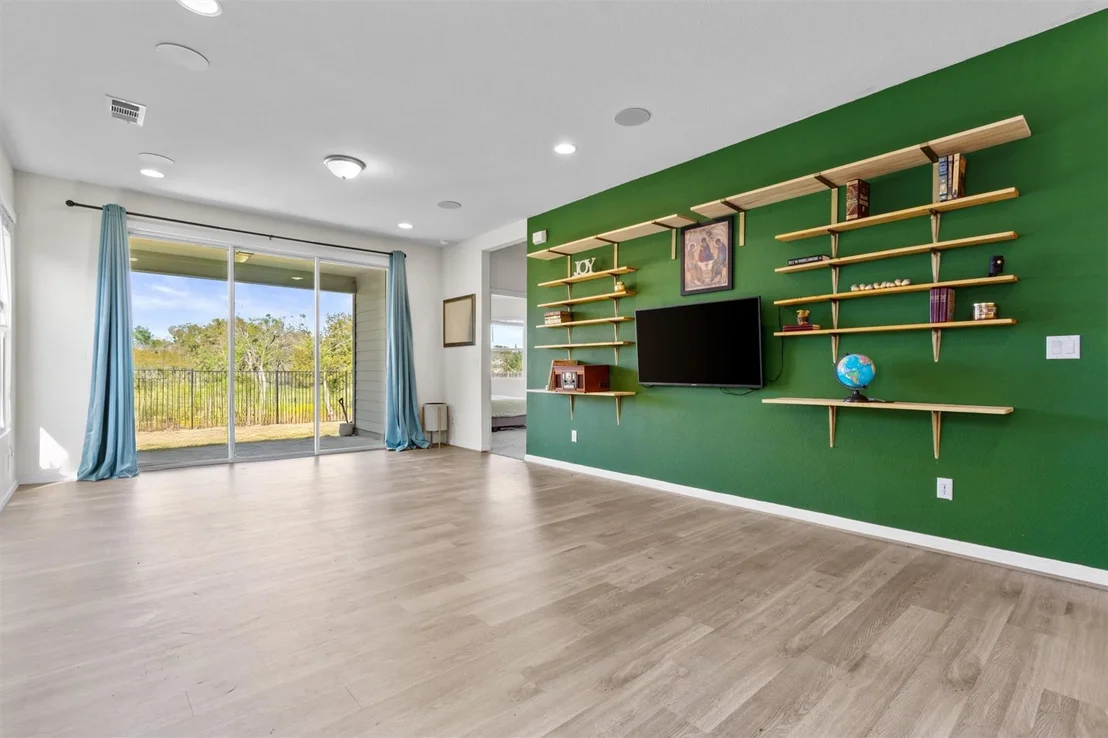 Photo of 405 Gaida LOOP