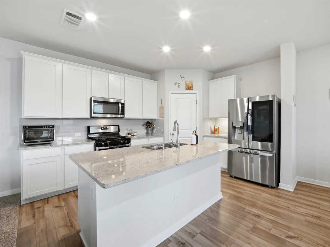 Photo of 135 Mason Hill LN