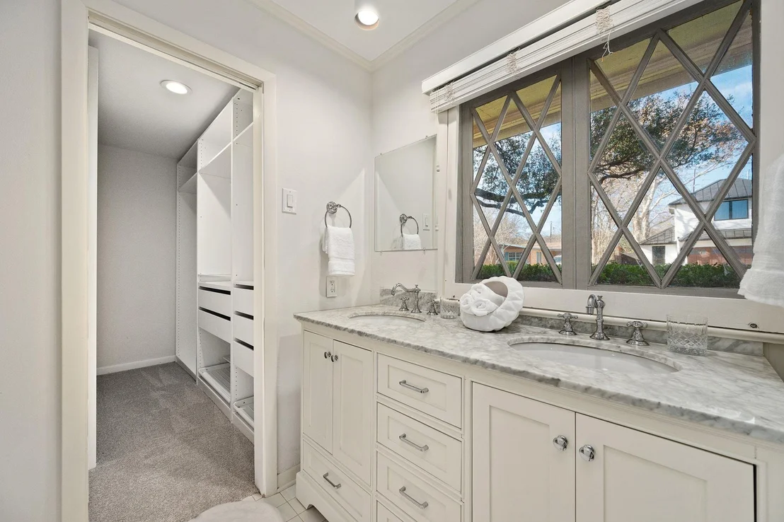 Photo of 5807 Fairlane DR