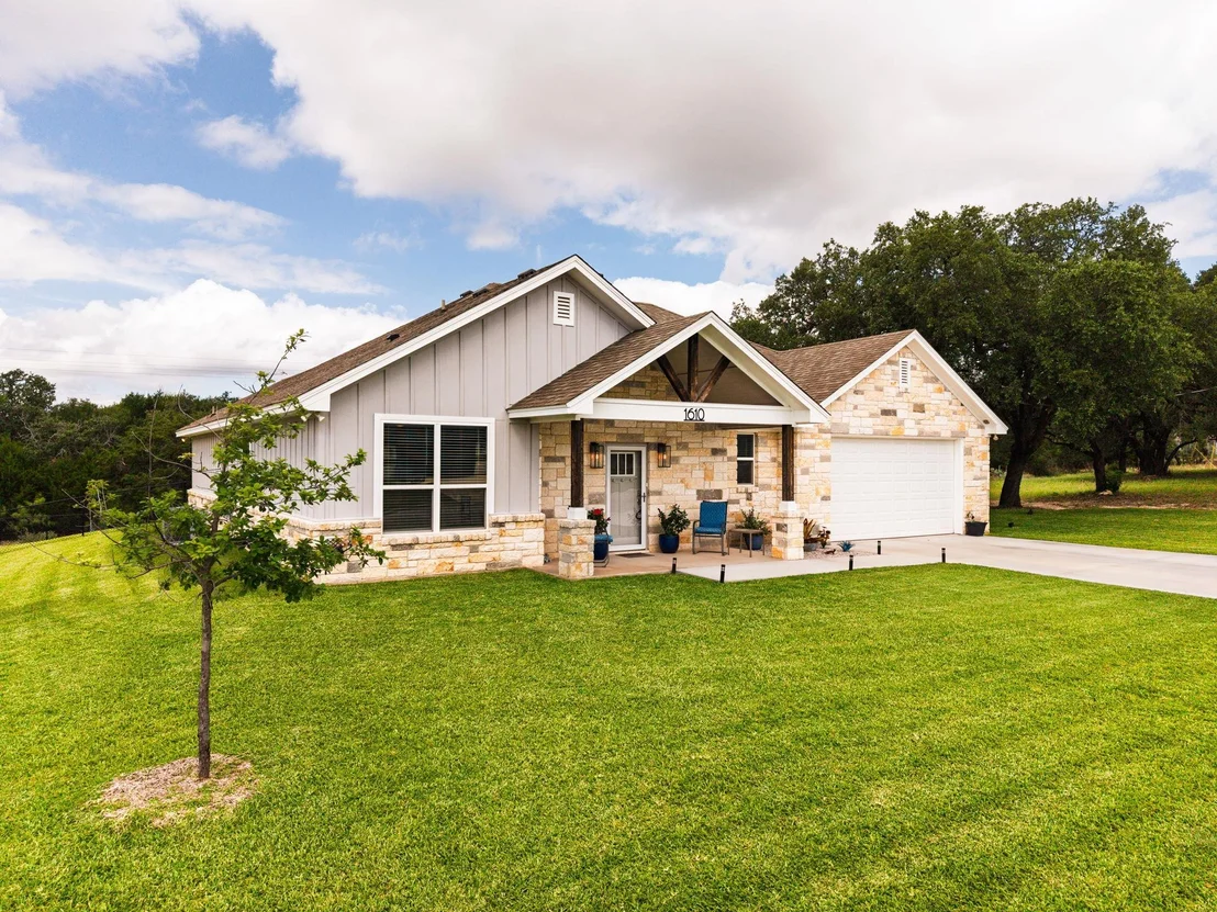 Photo of 1610 Badger LN