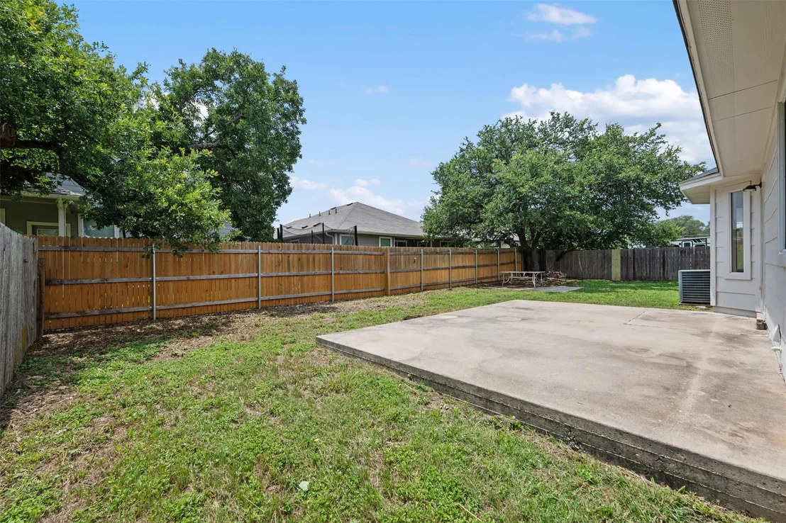 Photo of 104 Live Oak CIR