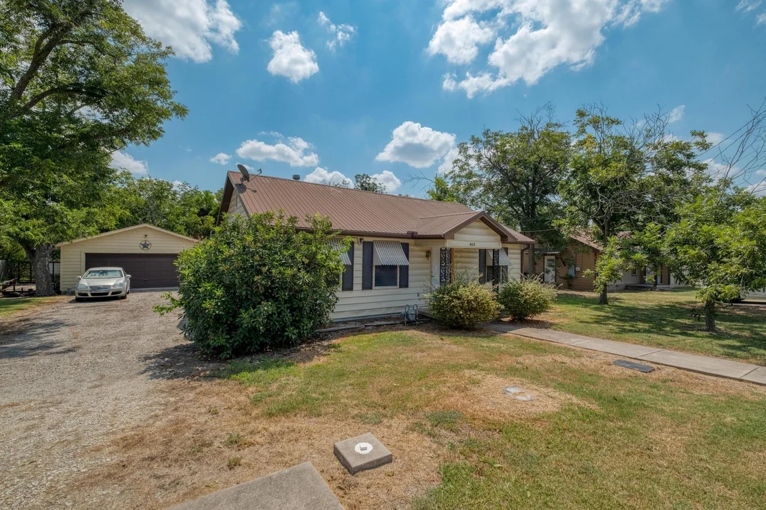 Photo of 602 Sloan ST