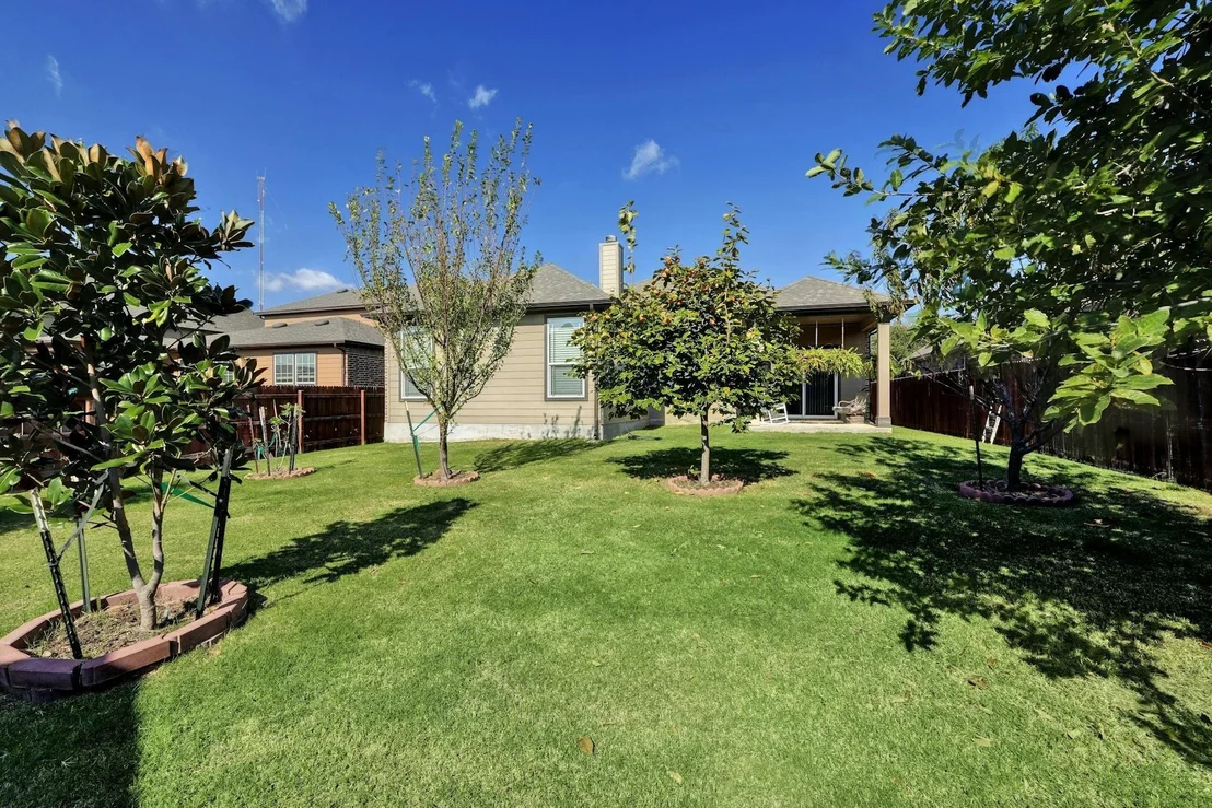 Photo of 335 Alamosa DR