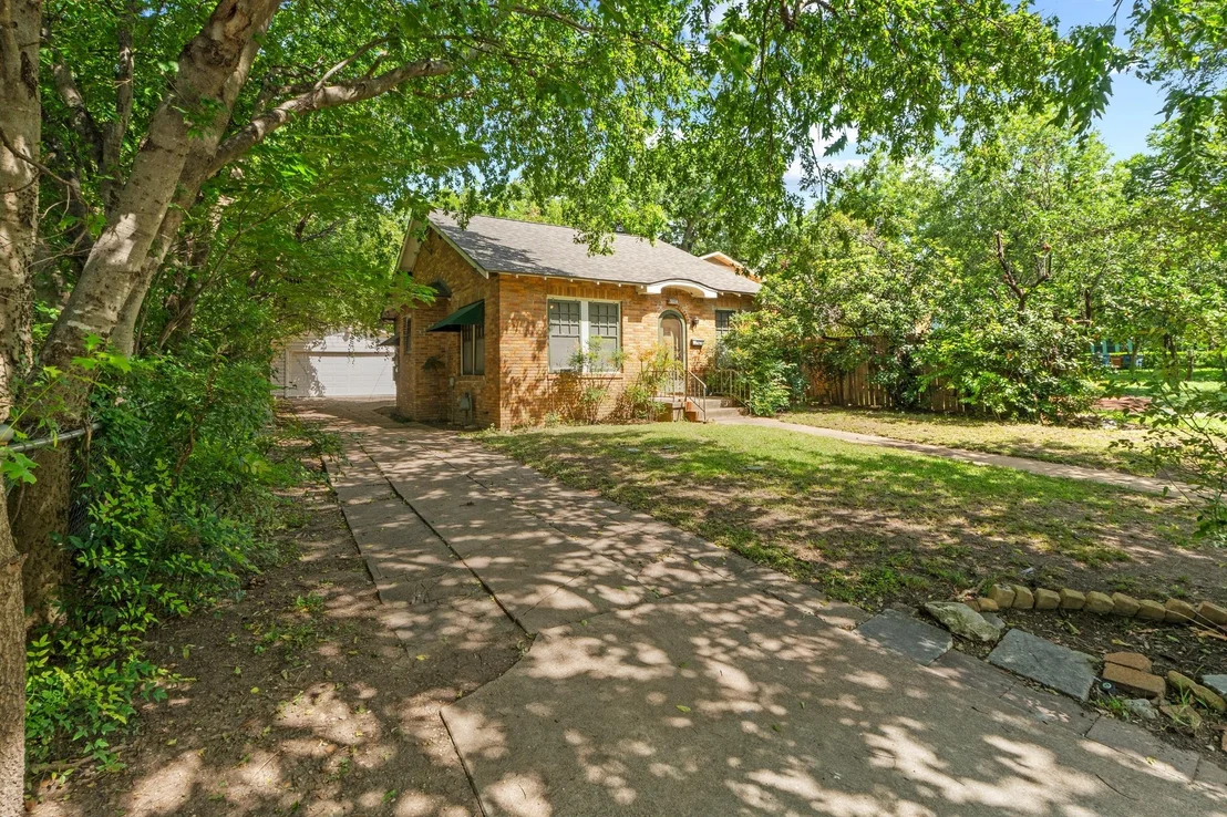 Photo of 3014 Hemphill PARK
