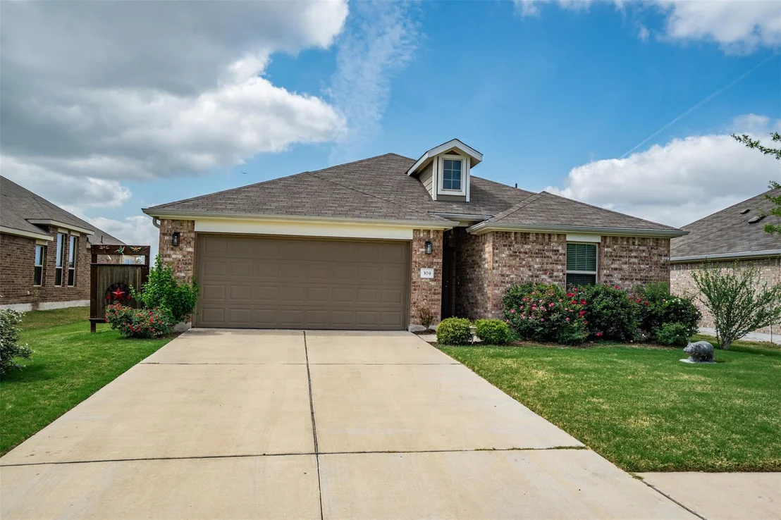 Photo of 304 Hibiscus DR