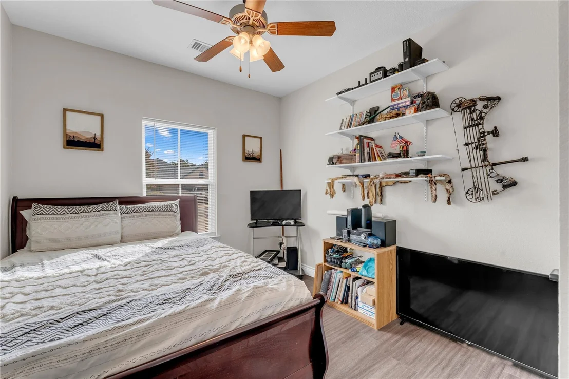 Photo of 102 Fox CIR