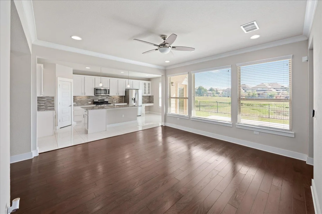 Photo of Unit 4 at 9305 McKnight LOOP
