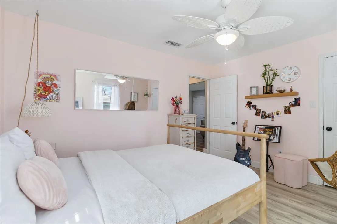 Photo of 411 Oak ST